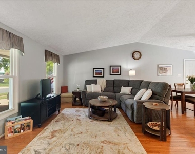 2913 Ashdown Forest Drive - Photo Thumbnail 6