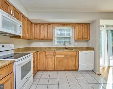 2807 Schafflind Court - Photo Thumbnail 10