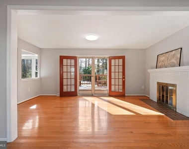 10691 John Ayres Drive - Photo Thumbnail 10