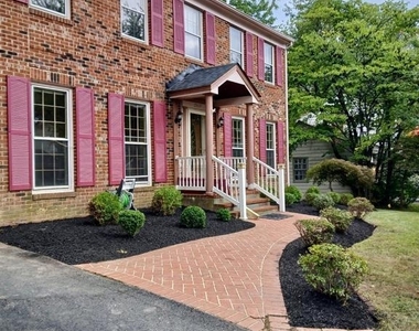 10691 John Ayres Drive - Photo Thumbnail 2