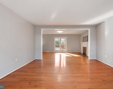 10691 John Ayres Drive - Photo Thumbnail 8