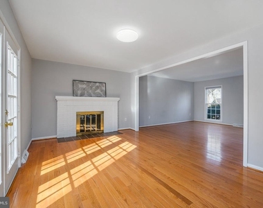 10691 John Ayres Drive - Photo Thumbnail 9