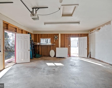 10691 John Ayres Drive - Photo Thumbnail 22