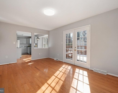 10691 John Ayres Drive - Photo Thumbnail 12