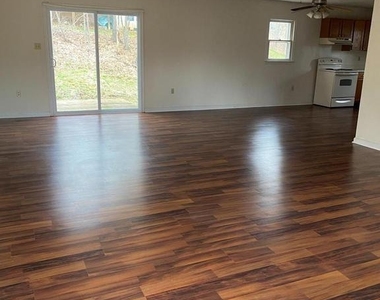1258 Lakeview Drive - Photo Thumbnail 1