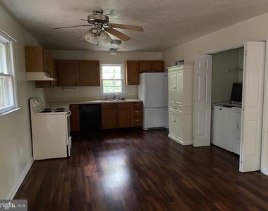1258 Lakeview Drive - Photo Thumbnail 13