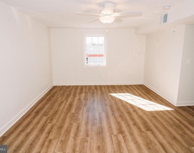 380 Broadview Avenue - Photo Thumbnail 8