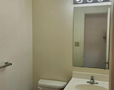 806 Grove Avenue - Photo Thumbnail 7