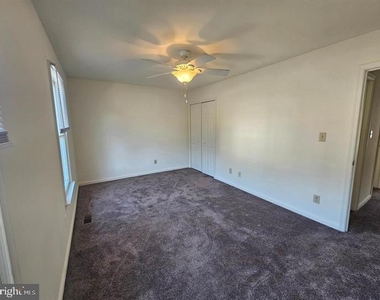 806 Grove Avenue - Photo Thumbnail 10