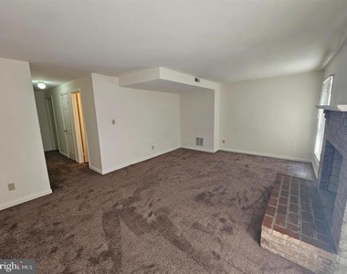 806 Grove Avenue - Photo Thumbnail 14