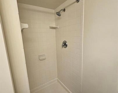 806 Grove Avenue - Photo Thumbnail 13