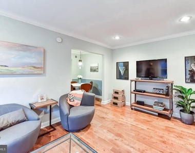 718 S Washington Street - Photo Thumbnail 4