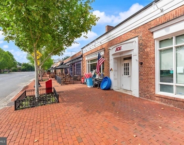 718 S Washington Street - Photo Thumbnail 17
