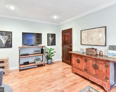 718 S Washington Street - Photo Thumbnail 2