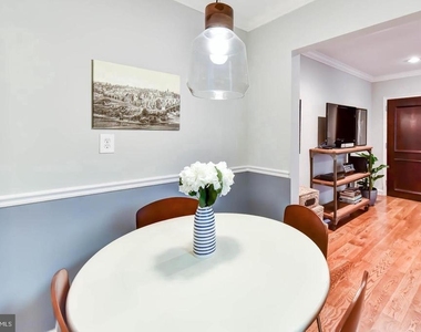 718 S Washington Street - Photo Thumbnail 6