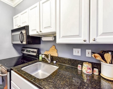 718 S Washington Street - Photo Thumbnail 8