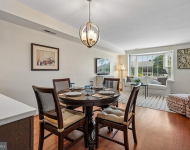 3812 Jason Avenue - Photo Thumbnail 8