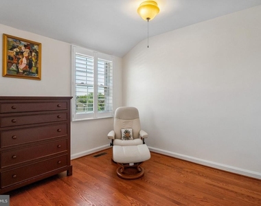 3812 Jason Avenue - Photo Thumbnail 13