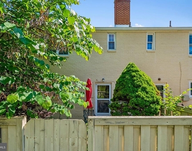 3812 Jason Avenue - Photo Thumbnail 19