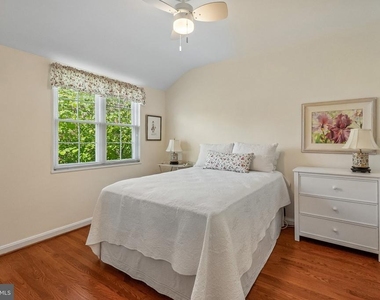 3812 Jason Avenue - Photo Thumbnail 14