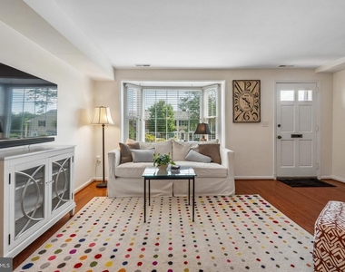 3812 Jason Avenue - Photo Thumbnail 3