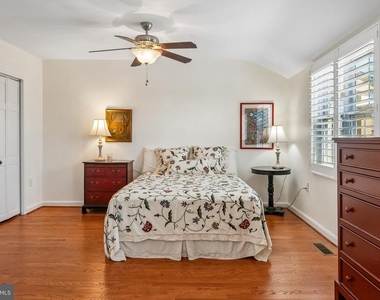 3812 Jason Avenue - Photo Thumbnail 12