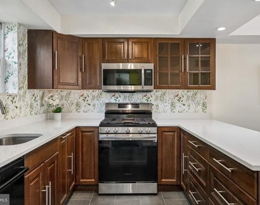 3812 Jason Avenue - Photo Thumbnail 6