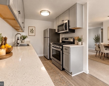 4600 Duke Street - Photo Thumbnail 4