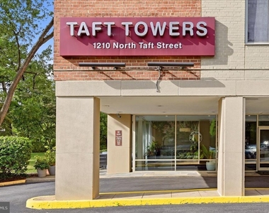 1210 N Taft Street - Photo Thumbnail 3