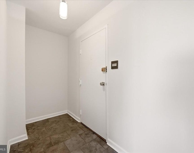 1210 N Taft Street - Photo Thumbnail 10