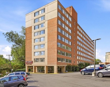 1210 N Taft Street - Photo Thumbnail 2