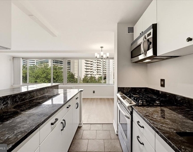 1210 N Taft Street - Photo Thumbnail 18
