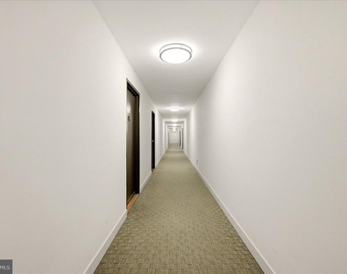 1210 N Taft Street - Photo Thumbnail 8