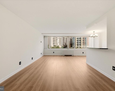 1210 N Taft Street - Photo Thumbnail 11