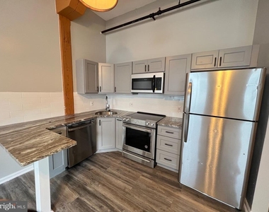 1020 Hamilton Street - Photo Thumbnail 9