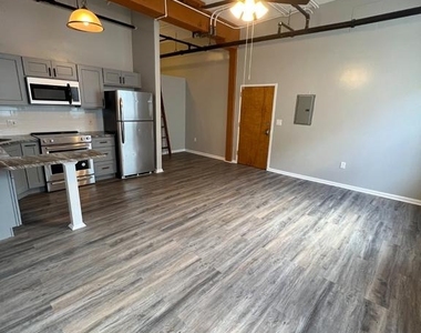 1020 Hamilton Street - Photo Thumbnail 7