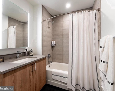 210 S 12th Street - Photo Thumbnail 9