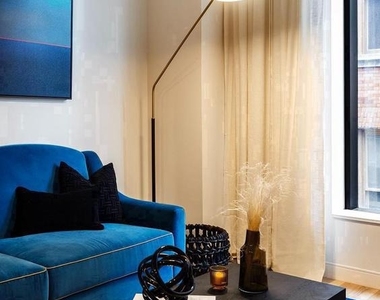 210 S 12th Street - Photo Thumbnail 7