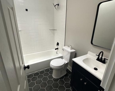 6136 Sansom Street - Photo Thumbnail 3