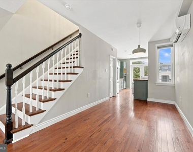1109 E Wilt Street - Photo Thumbnail 4