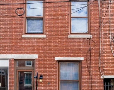 1109 E Wilt Street - Photo Thumbnail 2