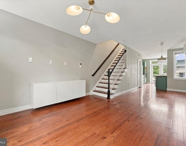 1109 E Wilt Street - Photo Thumbnail 5