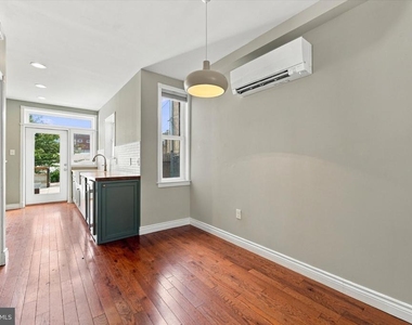 1109 E Wilt Street - Photo Thumbnail 7