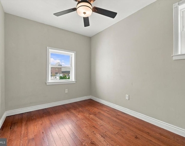 1109 E Wilt Street - Photo Thumbnail 12
