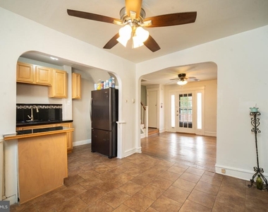 111 Rosemar Street - Photo Thumbnail 5