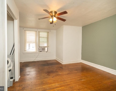 111 Rosemar Street - Photo Thumbnail 9
