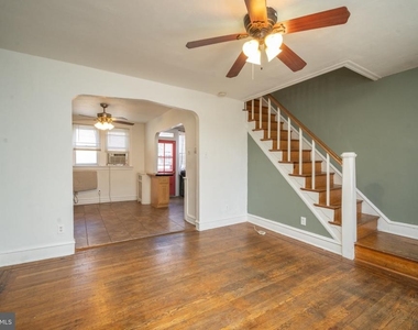 111 Rosemar Street - Photo Thumbnail 3