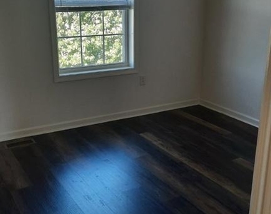 207 Antilles Court - Photo Thumbnail 13