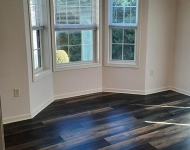 207 Antilles Court - Photo Thumbnail 7
