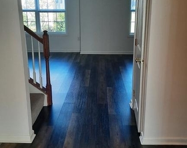 207 Antilles Court - Photo Thumbnail 8